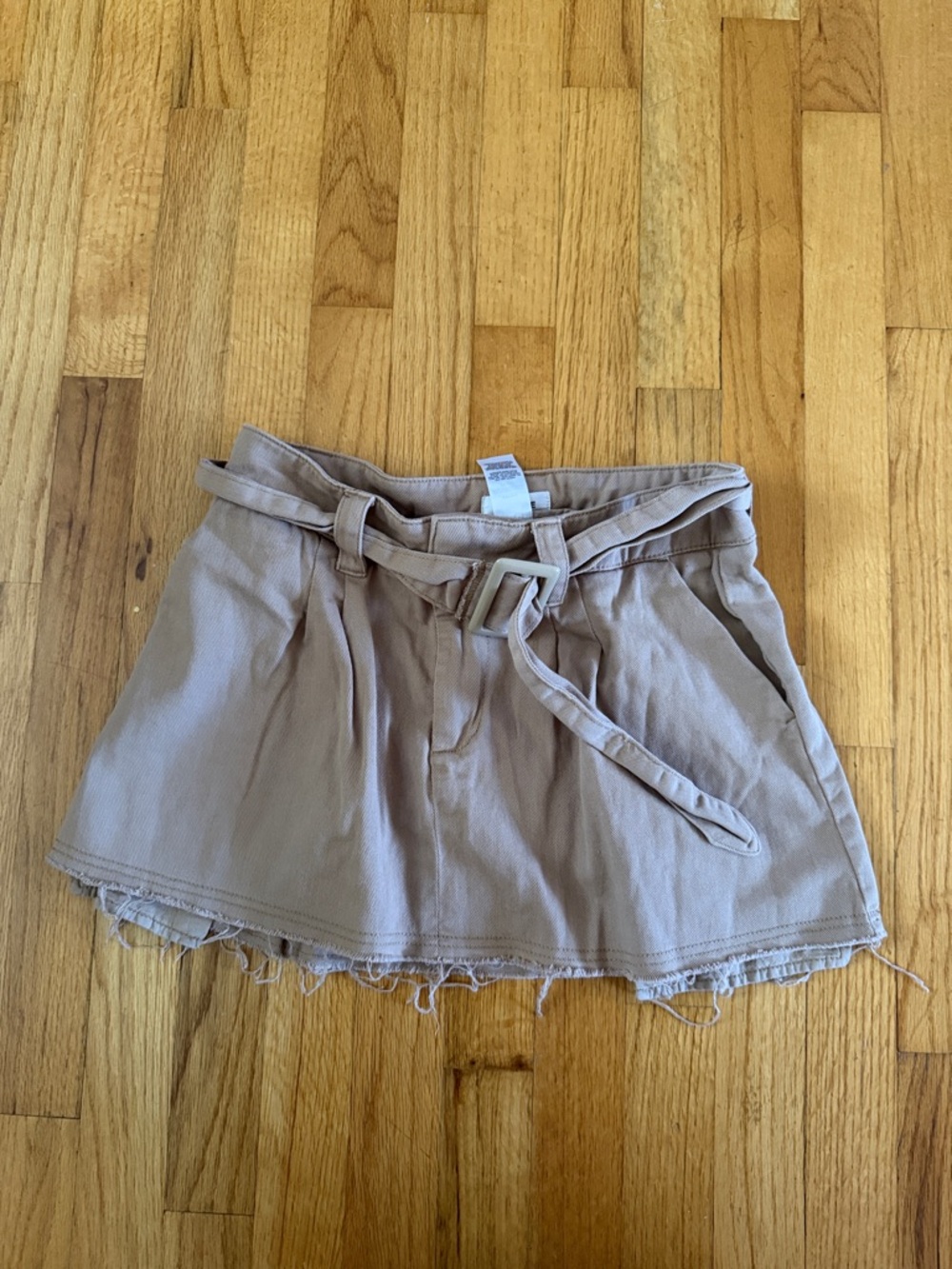 Garage tan skirt with belt